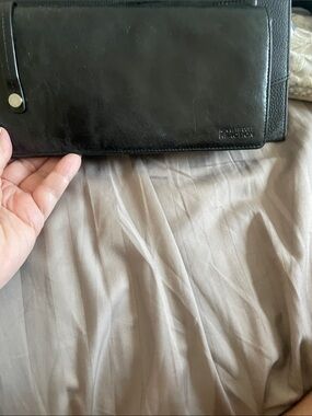 Kenneth Cole Reaction Black Leather Women’s Wrist Clutch Wallet